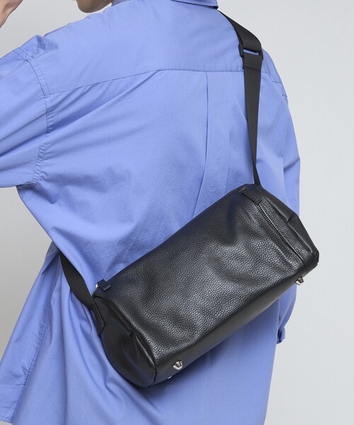 Firsthand(ファーストハンド)の「Firsthand/ファーストハンド ボストンショルダー / レザーショルダーバッグ / 牛革 / 撥水レザー(ボストンバッグ・メンズ・ブラック・ONE SIZE)」の3枚目の写真