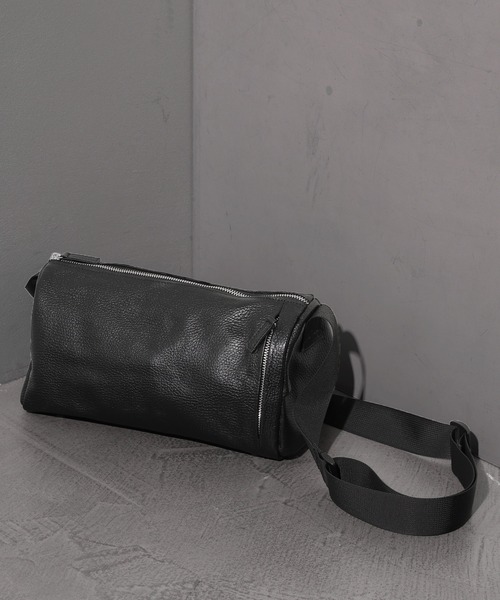 Firsthand(ファーストハンド)の「Firsthand/ファーストハンド ボストンショルダー / レザーショルダーバッグ / 牛革 / 撥水レザー(ボストンバッグ・メンズ・ブラック・ONE SIZE)」の1枚目の写真