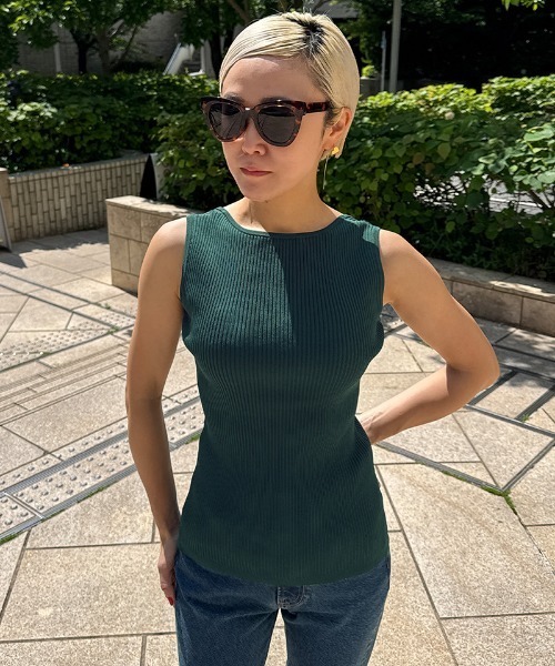 バックオープンニットノースリトップス バックオープンニットノースリトップス（Tシャツ/カットソー