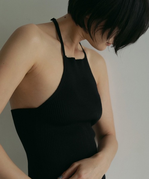 anuke(アンヌーク)の「Halter Rib Knit(ニット/セーター・レディース・ライトグリーン/アイボリー/ブラック・FREE)」の3枚目の写真