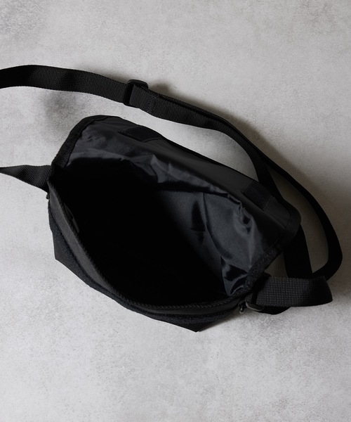 NUMBER (N)INE（ナンバーナイン）の「MINI SHOULDER FLAP MESSENGER BAG / ミニショルダー フラップ メッセンジャーバッグ（ショルダーバッグ・メンズ・ホワイト/ベージュ/カーキ/ブラック・FREE）」の19枚目の写真