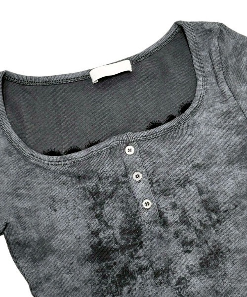 XU(エックスユー)の「【Never mind the XU】marble washed tee / 【ネバーマインド ザ エックスユー】マーブルウォッシュドヘンリーネックプリント半袖Tシャツ(Tシャツ/カットソー・レディース・ブラック/チャコール/ホワイト×グレー・ONE SIZE)」の10枚目の写真
