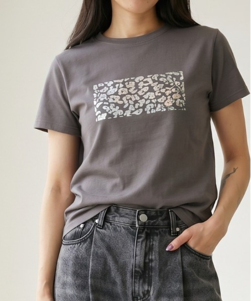 Per sist ence(パーシエンス)の「綿天竺コンパクト柄箔Tシャツ(Tシャツ/カットソー・レディース・ホワイト系3/ホワイト系1/ホワイト系2/グレー系2/グレー系3/グレー系1・ONE SIZE)」の5枚目の写真