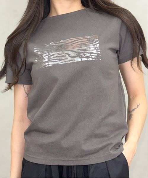 Per sist ence(パーシエンス)の「綿天竺コンパクト柄箔Tシャツ(Tシャツ/カットソー・レディース・ホワイト系3/ホワイト系1/ホワイト系2/グレー系2/グレー系3/グレー系1・ONE SIZE)」の13枚目の写真