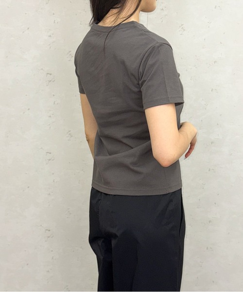 Per sist ence(パーシエンス)の「綿天竺コンパクト柄箔Tシャツ(Tシャツ/カットソー・レディース・ホワイト系3/ホワイト系1/ホワイト系2/グレー系2/グレー系3/グレー系1・ONE SIZE)」の15枚目の写真