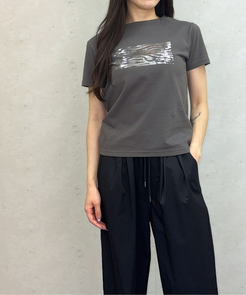 Per sist ence(パーシエンス)の「綿天竺コンパクト柄箔Tシャツ(Tシャツ/カットソー・レディース・ホワイト系3/ホワイト系1/ホワイト系2/グレー系2/グレー系3/グレー系1・ONE SIZE)」の17枚目の写真