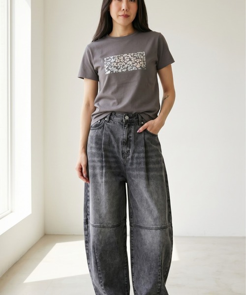 Per sist ence(パーシエンス)の「綿天竺コンパクト柄箔Tシャツ(Tシャツ/カットソー・レディース・ホワイト系3/ホワイト系1/ホワイト系2/グレー系2/グレー系3/グレー系1・ONE SIZE)」の18枚目の写真