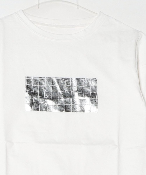 Per sist ence(パーシエンス)の「綿天竺コンパクト柄箔Tシャツ(Tシャツ/カットソー・レディース・ホワイト系3/ホワイト系1/ホワイト系2/グレー系2/グレー系3/グレー系1・ONE SIZE)」の12枚目の写真