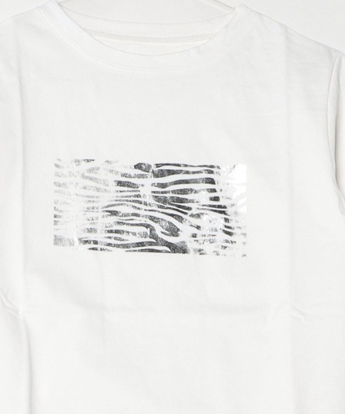 Per sist ence(パーシエンス)の「綿天竺コンパクト柄箔Tシャツ(Tシャツ/カットソー・レディース・ホワイト系3/ホワイト系1/ホワイト系2/グレー系2/グレー系3/グレー系1・ONE SIZE)」の8枚目の写真