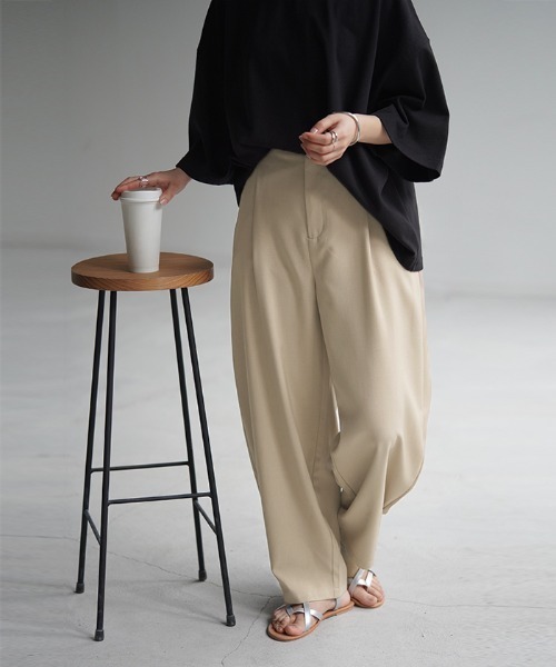 HUG.U（ハグユー）の「接触冷感 カーブパンツ（スラックス・レディース・ブラック/グリーン/グレー/ライトベージュ・L/M/LL）」の5枚目の写真