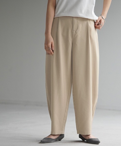 HUG.U（ハグユー）の「接触冷感 カーブパンツ（スラックス・レディース・ブラック/グリーン/グレー/ライトベージュ・L/M/LL）」の10枚目の写真