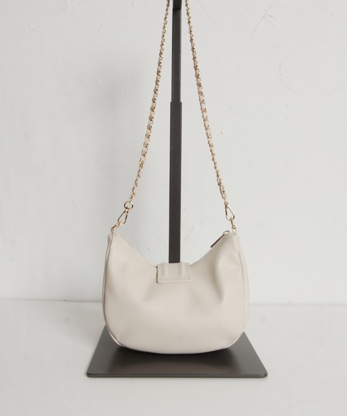 tocco closet(トッコ クローゼット)の「【ZOZO限定】ギャザーラウンドショルダーバッグ(ショルダーバッグ・レディース・アイボリー/ブラック・M)」の16枚目の写真