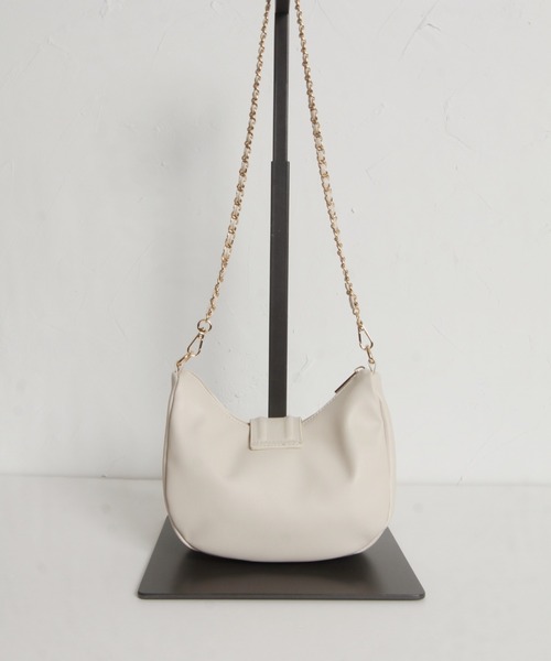 tocco closet(トッコ クローゼット)の「【ZOZO限定】ギャザーラウンドショルダーバッグ(ショルダーバッグ・レディース・アイボリー/ブラック・M)」の17枚目の写真