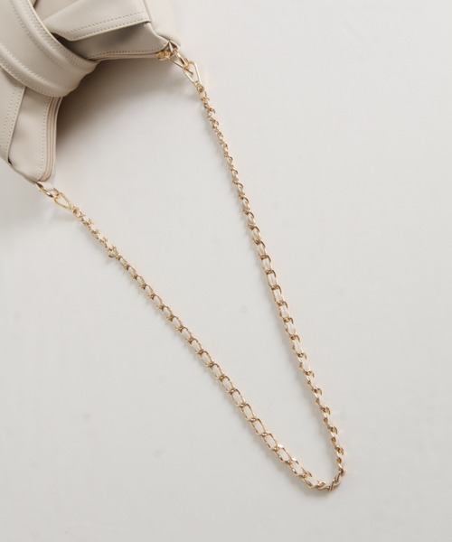 tocco closet(トッコ クローゼット)の「【ZOZO限定】ギャザーラウンドショルダーバッグ(ショルダーバッグ・レディース・アイボリー/ブラック・M)」の18枚目の写真