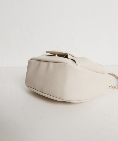 tocco closet(トッコ クローゼット)の「【ZOZO限定】ギャザーラウンドショルダーバッグ(ショルダーバッグ・レディース・アイボリー/ブラック・M)」の22枚目の写真