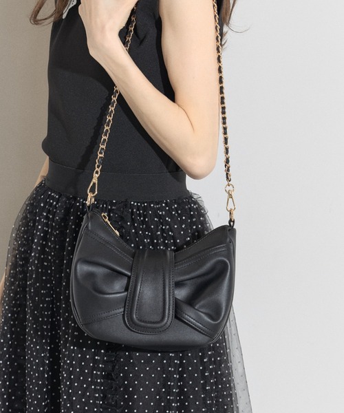 tocco closet(トッコ クローゼット)の「【ZOZO限定】ギャザーラウンドショルダーバッグ(ショルダーバッグ・レディース・アイボリー/ブラック・M)」の10枚目の写真