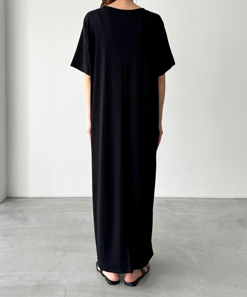 CANAL JEAN（キャナルジーン）の「El mar　ランダムテレコハーフスリーブワンピース（ワンピース・レディース・ブラック・ONE SIZE）」の5枚目の写真