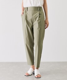 テーパードパンツ