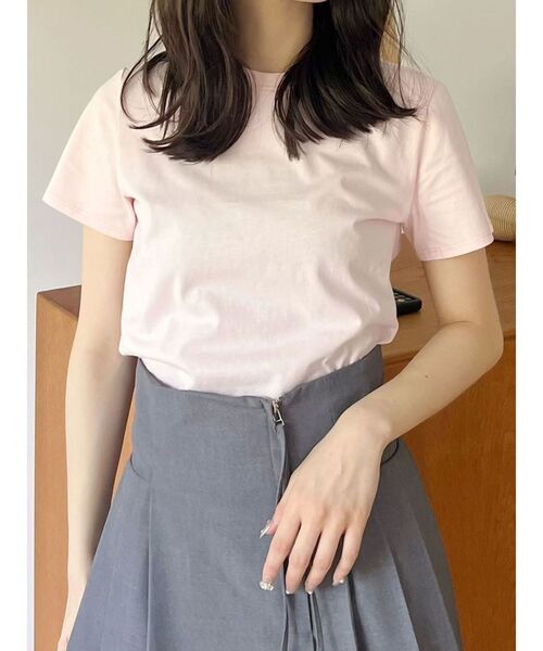 MERCURYDUO（マーキュリーデュオ）の「シンプルコンパクトTシャツ（Tシャツ/カットソー・レディース・ベビーピンク/ブラック/オフホワイト/ブラウン・FREE）」の4枚目の写真