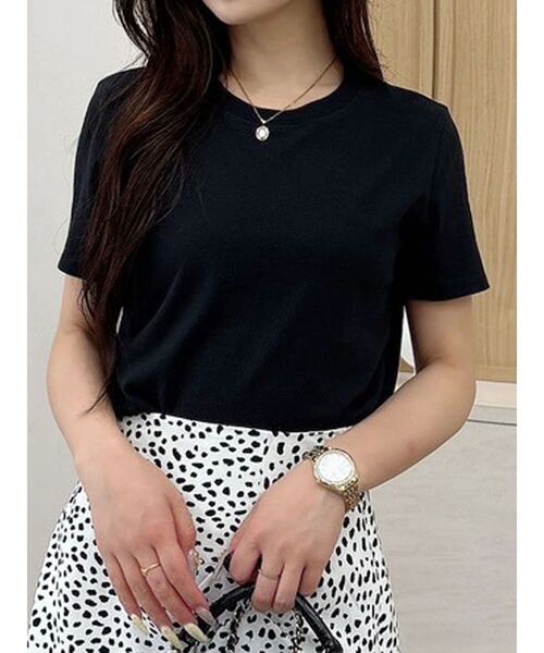 MERCURYDUO（マーキュリーデュオ）の「シンプルコンパクトTシャツ（Tシャツ/カットソー・レディース・ベビーピンク/ブラック/オフホワイト/ブラウン・FREE）」の2枚目の写真