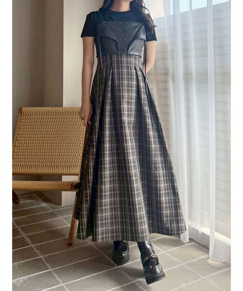 MERCURYDUO（マーキュリーデュオ）の「シンプルコンパクトTシャツ（Tシャツ/カットソー・レディース・ベビーピンク/ブラック/オフホワイト/ブラウン・FREE）」の10枚目の写真