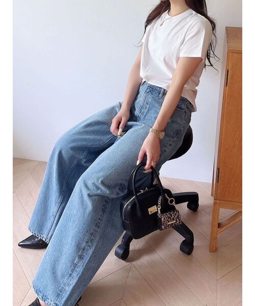 MERCURYDUO（マーキュリーデュオ）の「シンプルコンパクトTシャツ（Tシャツ/カットソー・レディース・ベビーピンク/ブラック/オフホワイト/ブラウン・FREE）」の11枚目の写真