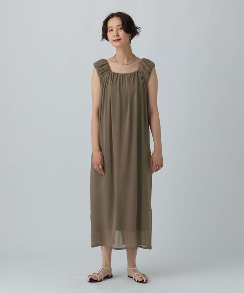 LEPSIM（レプシィム）の「バルーンショルダージャンパースカート　497442（ジャンパースカート・レディース・グレイッシュベージュ/ブラウン/ブラック・FREE）」の2枚目の写真