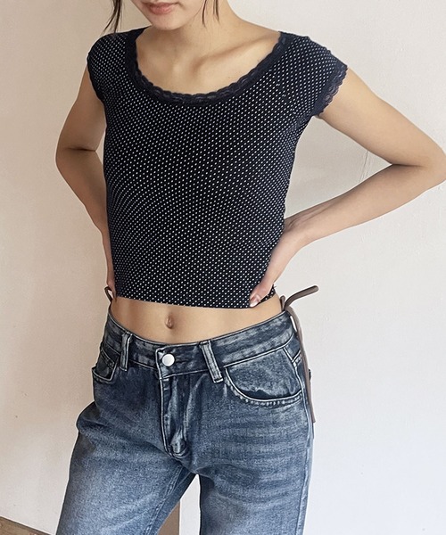 FOLLOWIN（フォロウィン）の「クルーネックレースドットクロップドTシャツ（Tシャツ/カットソー・レディース・ネイビー・FREE）」の2枚目の写真