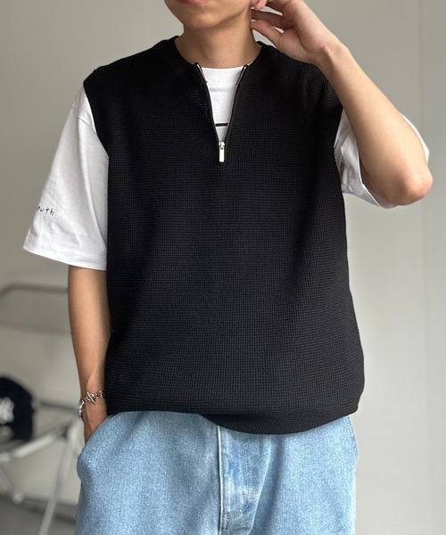 CREARE -LINO-（クレアーレリノ）の「シンプルハーフジップベスト（ベスト・メンズ・チャコール/モカ/ベージュ/ブラック・MEDIUM/LARGE）」の5枚目の写真