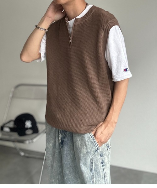 CREARE -LINO-（クレアーレリノ）の「シンプルハーフジップベスト（ベスト・メンズ・チャコール/モカ/ベージュ/ブラック・MEDIUM/LARGE）」の9枚目の写真