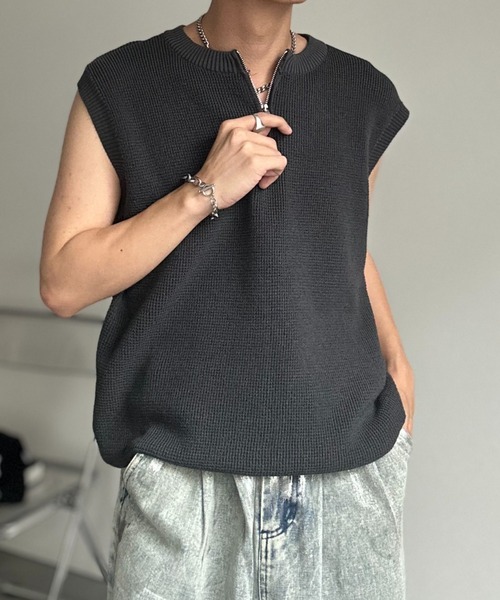 CREARE -LINO-（クレアーレリノ）の「シンプルハーフジップベスト（ベスト・メンズ・チャコール/モカ/ベージュ/ブラック・MEDIUM/LARGE）」の13枚目の写真