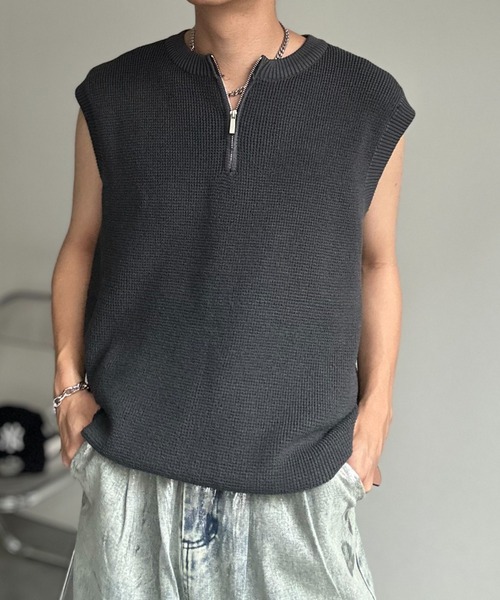 CREARE -LINO-（クレアーレリノ）の「シンプルハーフジップベスト（ベスト・メンズ・チャコール/モカ/ベージュ/ブラック・MEDIUM/LARGE）」の14枚目の写真