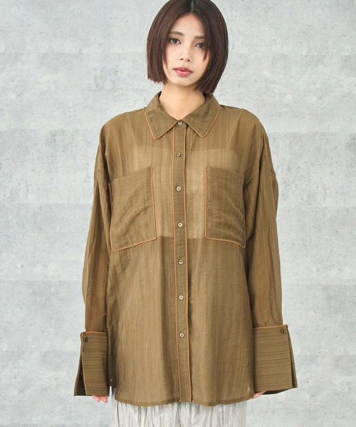 ANAP(アナップ)の「配色パイピング ビッグカフス オーバーサイズシャツ(シャツ/ブラウス・レディース・ブラウン/イエロー/ブルー・FREE)」の4枚目の写真