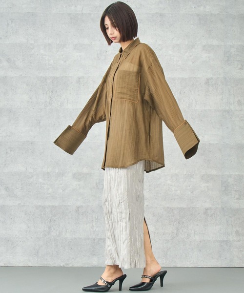 ANAP(アナップ)の「配色パイピング ビッグカフス オーバーサイズシャツ(シャツ/ブラウス・レディース・ブラウン/イエロー/ブルー・FREE)」の6枚目の写真