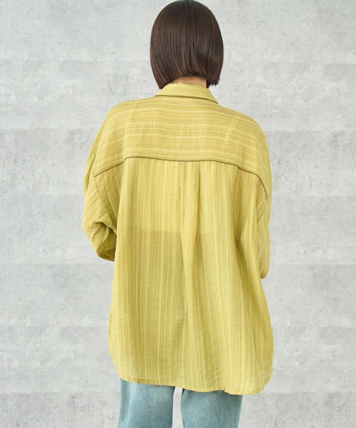 ANAP(アナップ)の「配色パイピング ビッグカフス オーバーサイズシャツ(シャツ/ブラウス・レディース・ブラウン/イエロー/ブルー・FREE)」の12枚目の写真