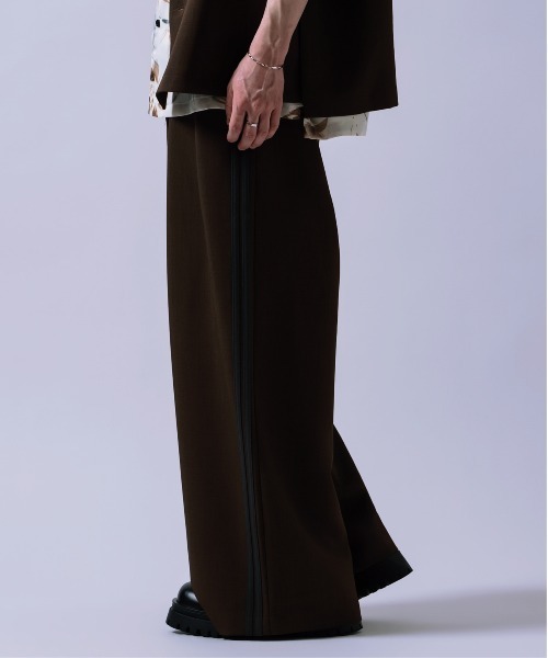 Crownor(クラウノアー)の「サイドライン ワイドパンツ(その他パンツ・メンズ・ブラック/ブラウン/チャコール・SMALL/MEDIUM/LARGE)」の18枚目の写真