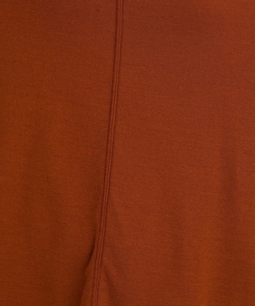 YANUK（ヤヌーク）の「ラウンドヘムロングスリーブ（Tシャツ/カットソー・レディース・パープル/キャメル・FREE）」の4枚目の写真