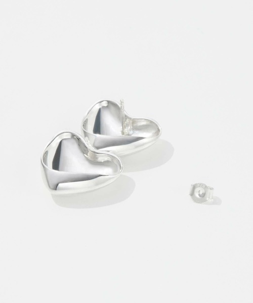 ANNIKA INEZ（アニカイネズ）の「ANNIKA INEZ Dual Voluptuous Heart Earrings アニカ イネズ デュアル ボラプチュアス ピアス（ピアス（両耳用）・レディース・シルバー・FREE）」の5枚目の写真