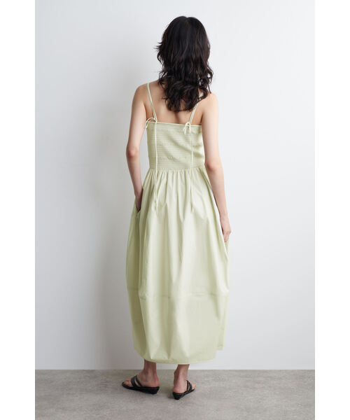 COS（コス）の「スモックミディドレス（ワンピース・レディース・ネイビー/ピンク/ライトグリーン・S/XS/M/L）」の15枚目の写真