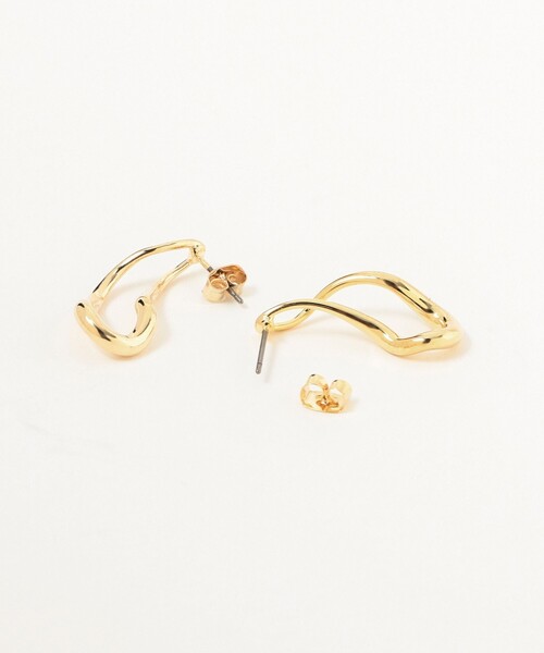 B:MING by BEAMS（ビーミングバイビームス）の「ウェーブ ライン ピアス（ピアス（両耳用）・レディース・シルバー/ゴールド・ONE SIZE）」の5枚目の写真
