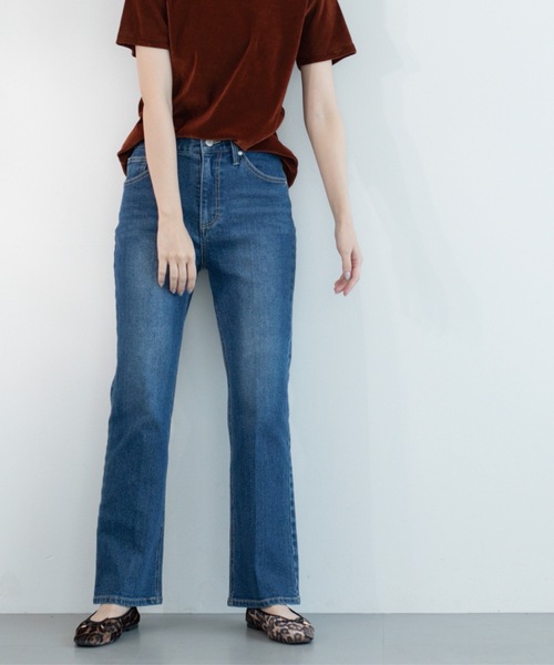 OPAQUE.CLIP（オペークドットクリップ）の「《SS-LLサイズ》ストレッチセミフレアデニム【洗濯機洗い可】（デニムパンツ・レディース・ライトブルー/ブルー系その他/ネイビー/サックスブルー・34/36/38/40/42/02/03）」の4枚目の写真