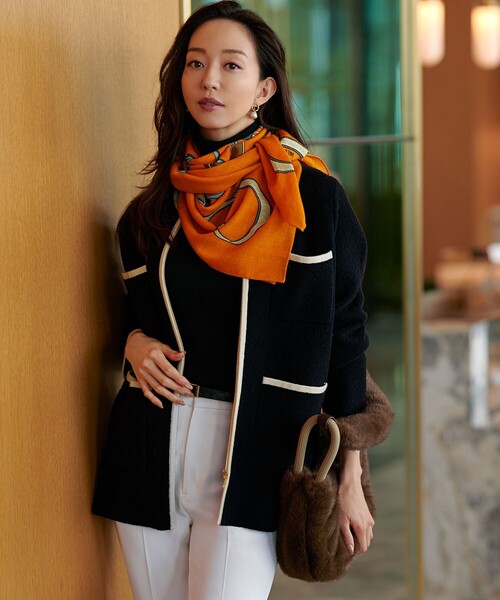 23区（ニジュウサンク）の「【洗える】ミニブークレニット バイカラー ジャケット（カーディガン/ボレロ・レディース・ブラック系1/アイボリー系1・38）」の8枚目の写真