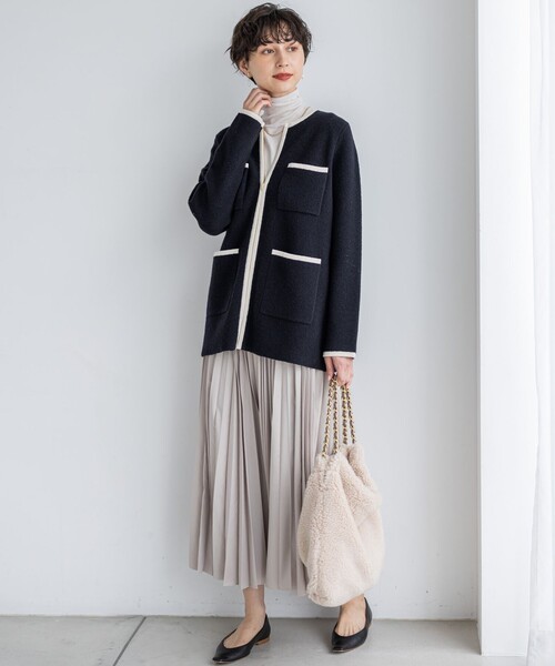 23区（ニジュウサンク）の「【洗える】ミニブークレニット バイカラー ジャケット（カーディガン/ボレロ・レディース・ブラック系1/アイボリー系1・38）」の10枚目の写真