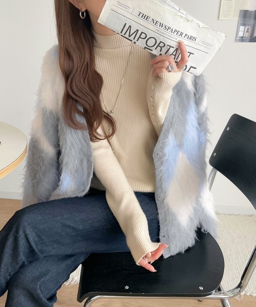 classicalelf(クラシカルエルフ)の「羽織るだけで旬顔&スタイルアップを叶える◎長起毛アーガイルカーディガン(カーディガン/ボレロ・レディース・オレンジ/グレー/チャコール/ブラウン・MEDIUM/X-LARGE/LARGE/SMALL)」の13枚目の写真