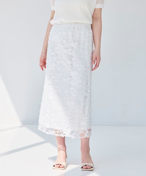 BIANCA(ビアンカ)の「【マルチシーン】華やかレーススカート(スカート・レディース・オフホワイト/ネイビー・40/38)」の1枚目の写真