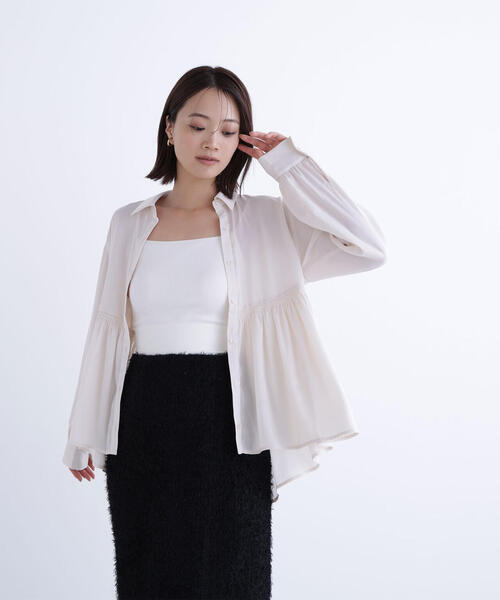 NATURAL BEAUTY BASIC（ナチュラルビューティーベーシック）の「◇サテンペプラムブラウス（シャツ/ブラウス・レディース・レッド/ライトグリーン/オフホワイト・SMALL/MEDIUM）」の10枚目の写真