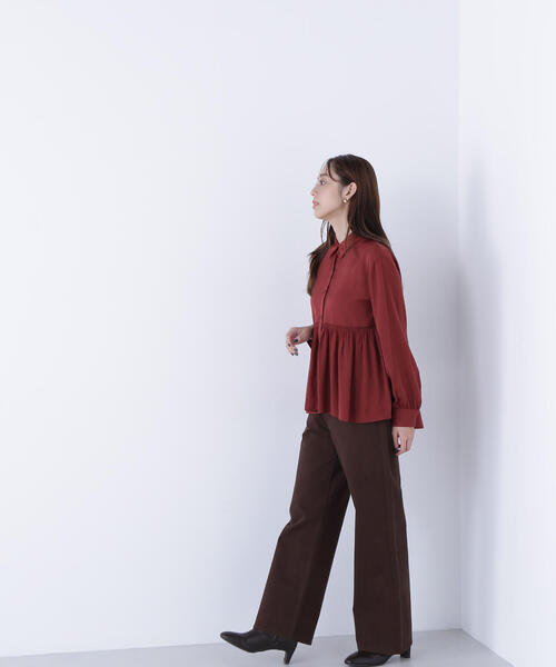 NATURAL BEAUTY BASIC（ナチュラルビューティーベーシック）の「◇サテンペプラムブラウス（シャツ/ブラウス・レディース・レッド/ライトグリーン/オフホワイト・SMALL/MEDIUM）」の16枚目の写真