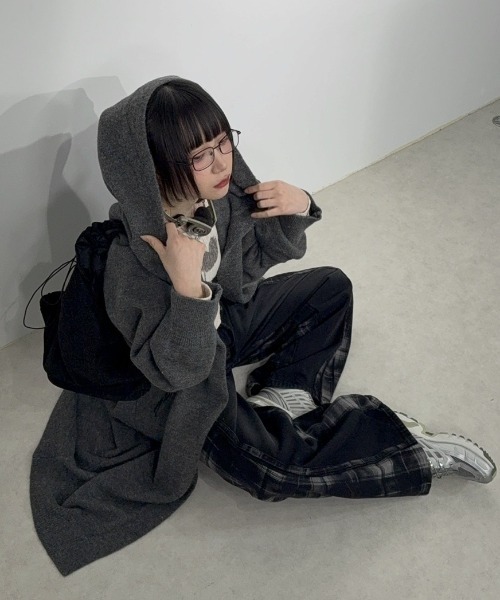 Never mind the XU / Chikashitsu+（ネバーマインド ザ エックスユー / チカシツプラス）の「【Nerd out XU】shiny drawcode tote bag / 【ナードアウトエックスユー】シャイニードローコードトートバッグ（ショルダーバッグ・メンズ・シルバー/ブラック・ONE SIZE）」の9枚目の写真