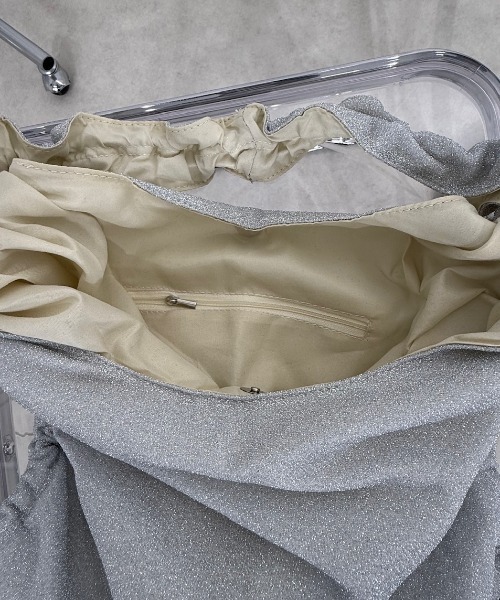 Never mind the XU / Chikashitsu+（ネバーマインド ザ エックスユー / チカシツプラス）の「【Nerd out XU】shiny drawcode tote bag / 【ナードアウトエックスユー】シャイニードローコードトートバッグ（ショルダーバッグ・メンズ・シルバー/ブラック・ONE SIZE）」の18枚目の写真