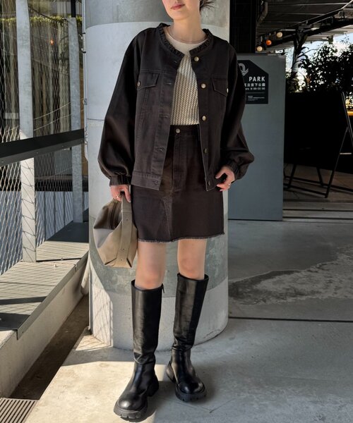 WILLOW（ウィロー）の「【willow】ノーカラー微フリル袖ボリュームブルゾン（デニムジャケット・レディース・カーキ/チャコールグレー・ONE SIZE）」の8枚目の写真